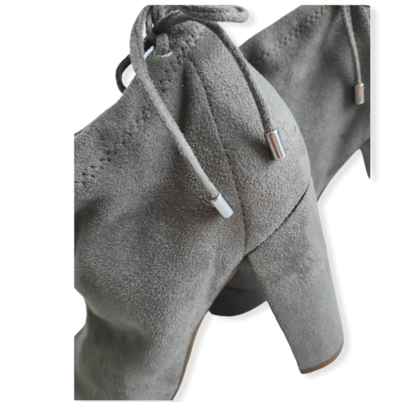 GUESS peep toe block heels Shoes - Picture 8 of 10